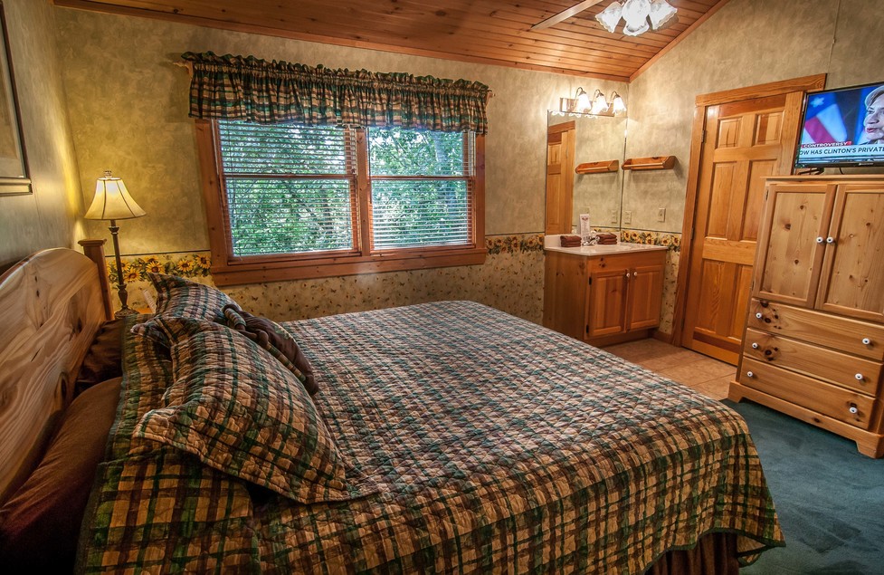 6 Oak Haven Bed Breakfast Ontario Canada Cabin6_15 – Oak Haven Resort & Spa